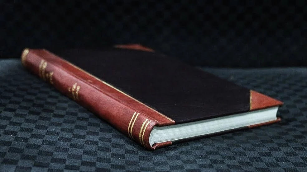Prodigiosa vida y admirable muerte de nuestro glorioso padre S. Francisco de Paula ... del Orden de los Minimos / escrita por ...Fr. Joseph Gomez de la Cruz (1718) [Leatherbound]